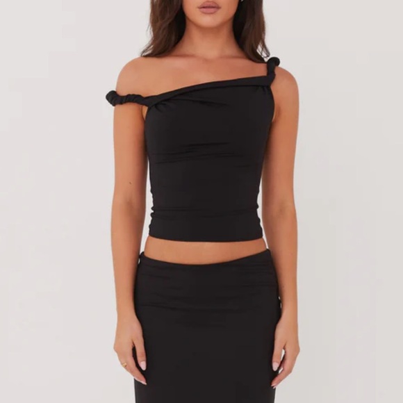 Peppermayo Black Asymmetrical Top - Picture 2 of 7